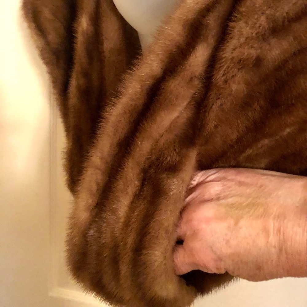 Genuine Mink Stole Pockets Shrug Newly Updated Socialite Chic Luxury Glam - Picture 5 of 15